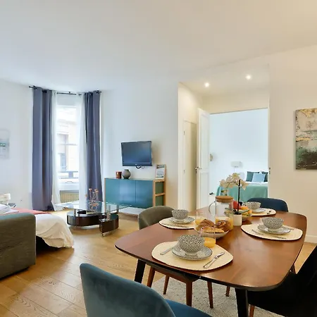 Appartamento Splendid In The Heart Of The Chic 16th Parigi
